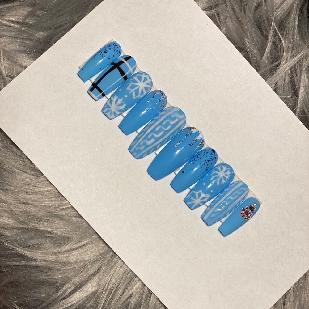 Blue Winter Themed Press on Nails